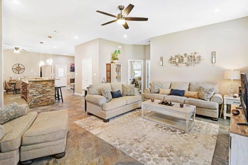 303 Walnut St, Whitewright TX 75491-2243 exterior