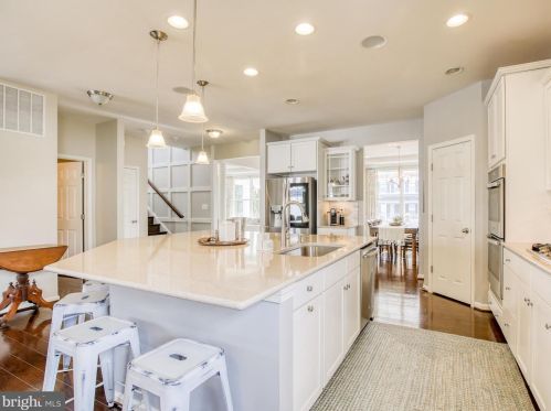 395 Lord Fairfax St, Charles Town WV 25414-2529 exterior