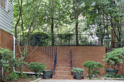 2839 Dover Rd, Atlanta GA  30327-1209 exterior