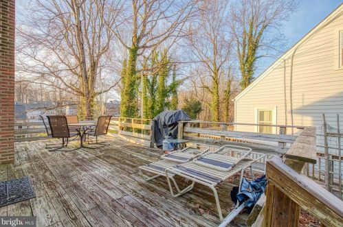 19129 Windsor Rd, Triangle VA  22172-2423 exterior