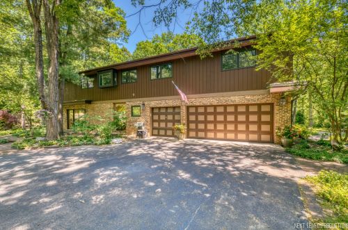 2740 Edgewood Ln, Bannockburn IL  60015-1617 exterior