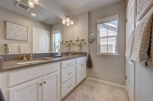 14804 Crestridge Dr, Aurora CO 80015-4207 exterior