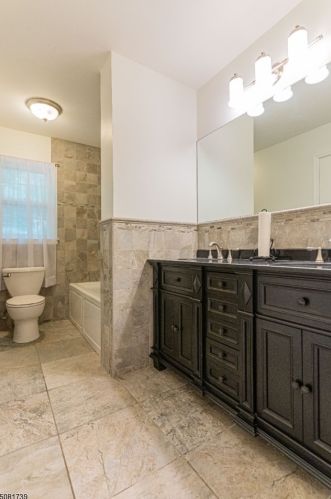 41 Springhill Rd, Dover NJ  07869-4323 exterior