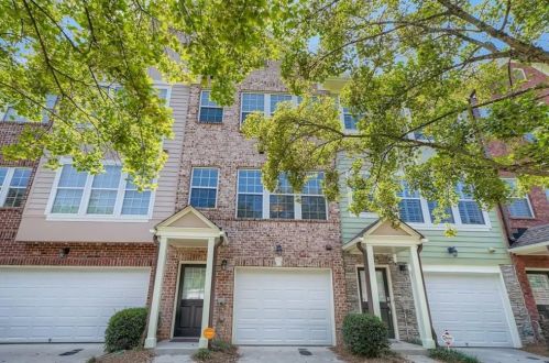 1411 Ashford Creek Cir, Atlanta, GA 30319-5062