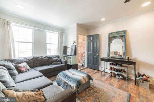 902 Daly St, Philadelphia, PA 19148-3104