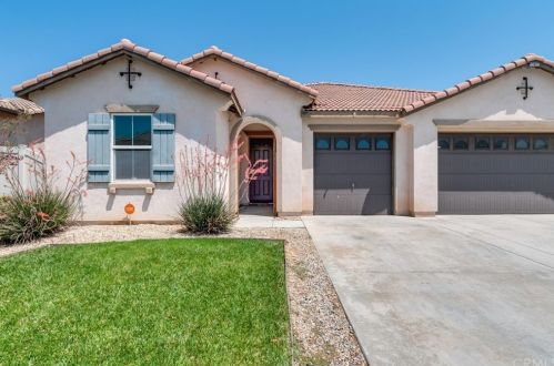 232 Yosemite Ave, Perris, CA 92570-8564