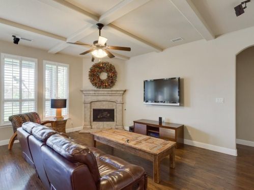 1521 Golf Club Dr, Argyle TX  76226-7406 exterior