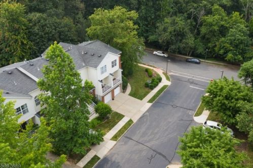 5 Garfield Way, Princeton NJ  08540-1669 exterior