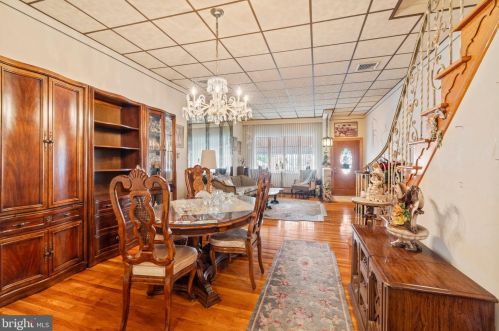 2320 10th St, Philadelphia PA 19133-1538 exterior