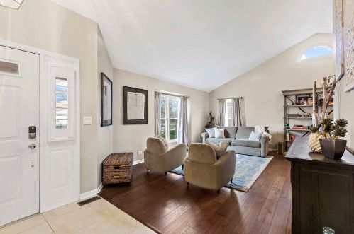 1304 Madison Dr, Buffalo Grove, IL 60089-6826