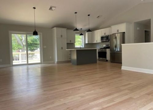 63 Haswill St, Warwick, RI 02889-8828