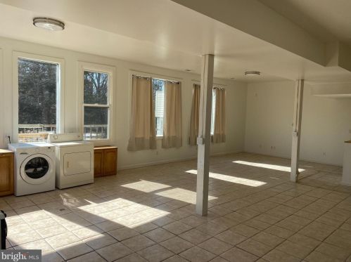 856 Spriggs Rd, Berkeley Springs WV  25411-4086 exterior