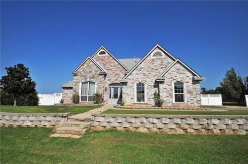 1800 Wagon Trail Blvd, Harrah, OK 73045-1050