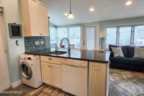 31 Crane Way, Lavallette NJ 08735-1306 exterior