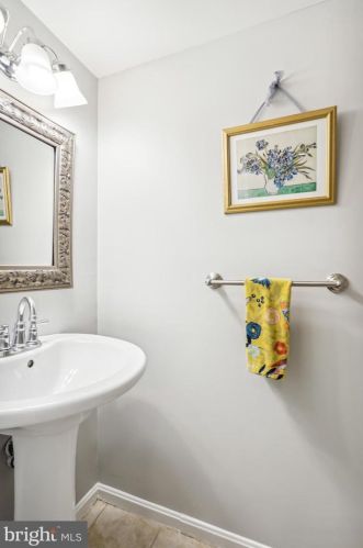 5269 Bradgen Ct, Springfield VA  22151-3524 exterior