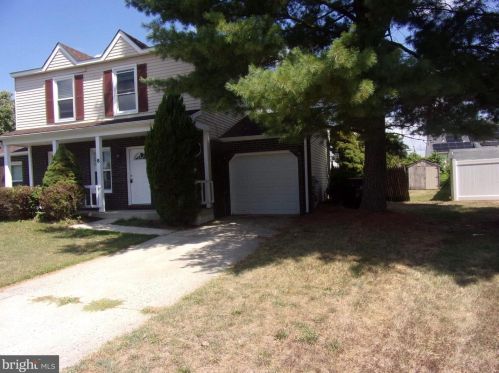 8 Hampton Ct, Blenheim, NJ 08012-4567