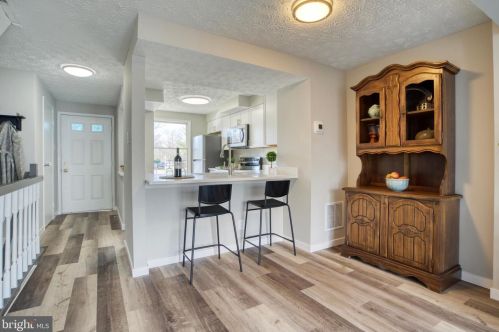 8359 Bark Tree Ct, Springfield VA  22153-3832 exterior