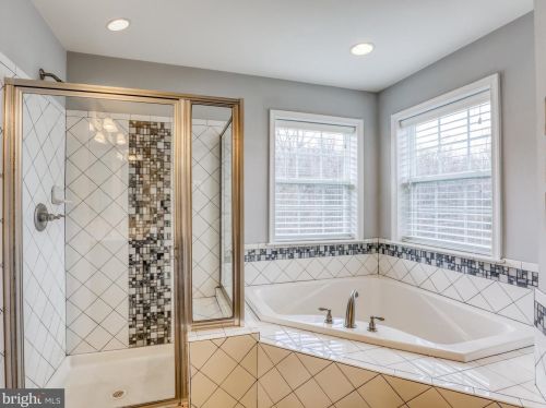 365 Chickamauga Dr, Harpers Ferry WV 25425-3633 exterior