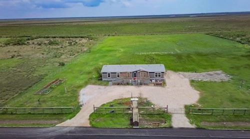2645 Fairway Dr, Angleton, TX 77515-3175