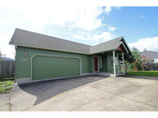 3885 Pinyon St, Springfield, OR 97478-5578