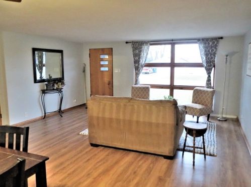 320 Ferris St, Nelson, IL 61021-1012