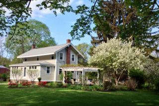 27 Ferry Rd, Chester, CT 06412-1212