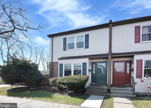 1 Shirley Ln, Trenton, NJ 08648-2416