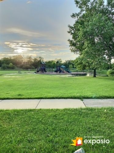 704 Diversey Ave, Addison IL  60101-3278 exterior