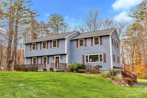 1 Georgetown Dr, Amherst, NH 03031-1746