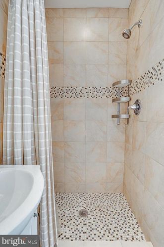 2218 Osborn Dr, Silver Spring MD 20910-1323 exterior