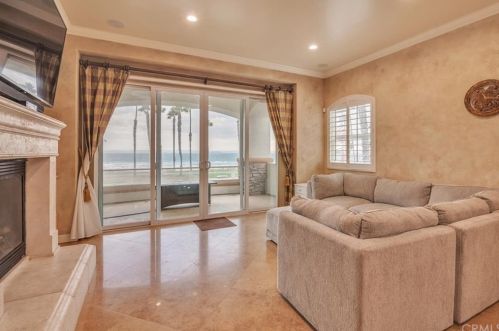 1610 Pacific Coast Hwy, Huntington Beach CA  92648-4434 exterior
