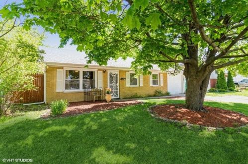 412 Bellarmine Dr, Joliet, IL 60436-1802