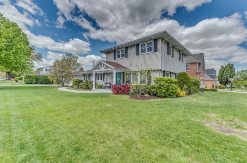 199 Crestview Ave, Elmhurst, IL 60126-1962