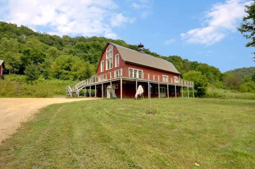 6805 County 18, Hokah, MN 55941-8709