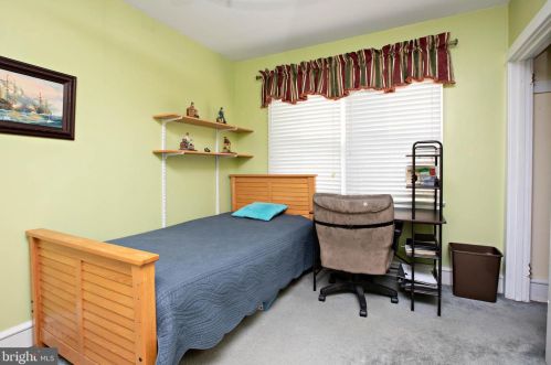 3240 48 St, Camden NJ 08109-2108 exterior