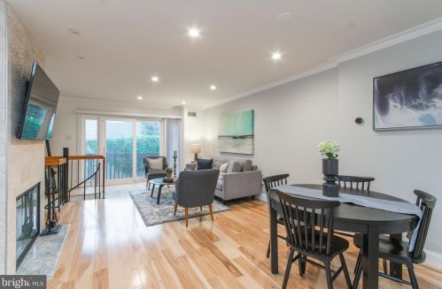 634 Fitzwater St, Philadelphia, PA 19147-2945