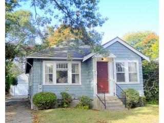 17 Branch Rd, Warwick, RI 02888-3908