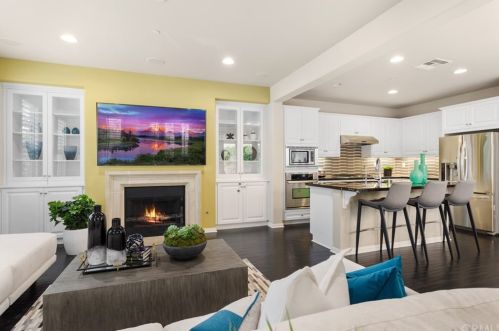 129 Pathway, Irvine CA  92618-8846 exterior