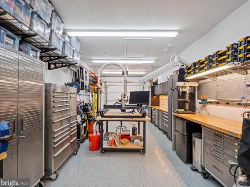 5812 Heming Ave, Springfield VA  22151-2716 exterior