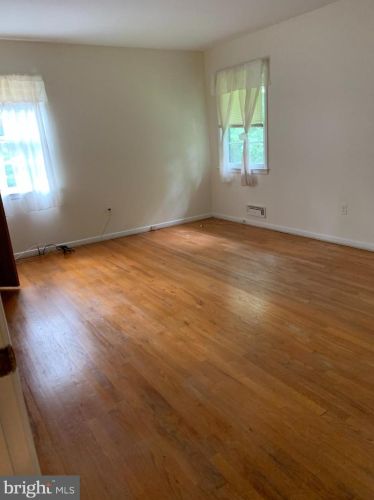 90 Woodside Ln, Princeton NJ  08540-5426 exterior