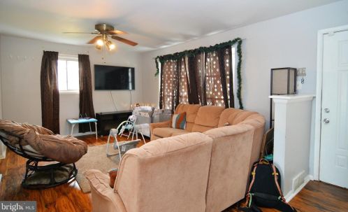 1412 Devers Rd, York, PA 17404-1914