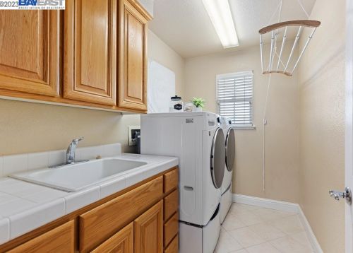 10864 Inspiration Cir, Pleasanton CA  94568-5562 exterior
