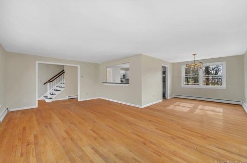 5 Hollow Spring Rd, Norwalk CT  06854-3414 exterior