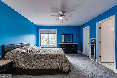 8 Tomlyn Dr, Princeton NJ  08540-4316 exterior