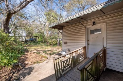1384 Emory Rd, Atlanta GA  30306-2406 exterior