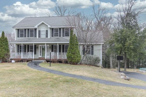 30 Tyler Dr, Goffstown, NH 03045-2141