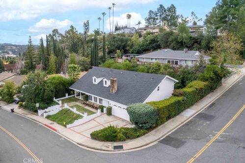 1851 Greenbriar Rd, Glendale CA  91207-1064 exterior