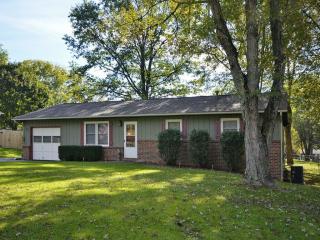 61 Sunflower Ln, Fletcher, NC 28732-9664