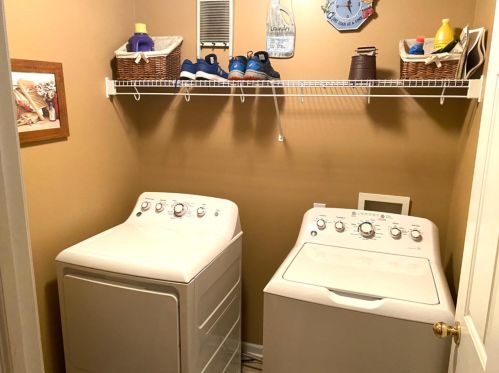 435 Deerpath Ct, Hobart IN 46342-5743 exterior