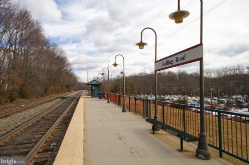 5601 Castlebury Ct, Springfield VA  22015-1883 exterior